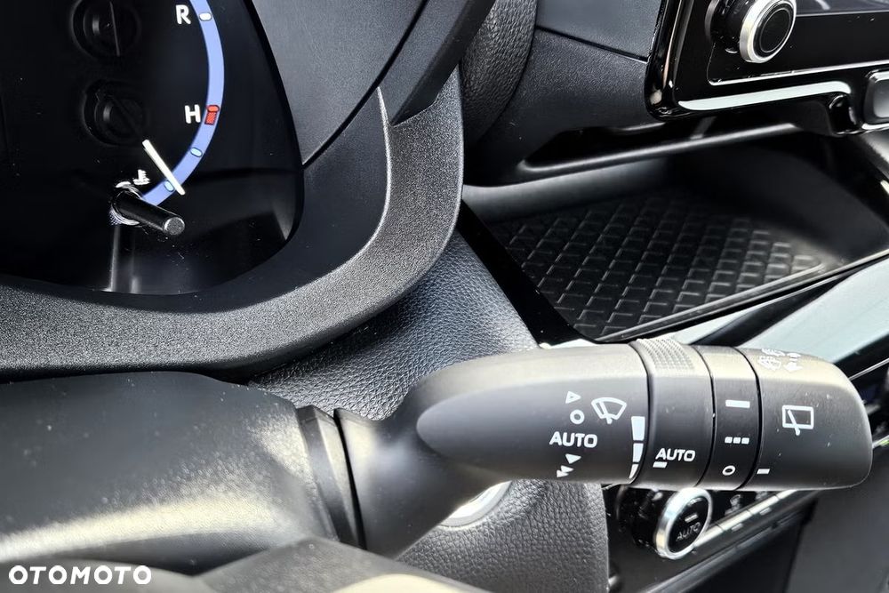 Toyota Yaris Cross Hybrid 1.5 Active - 32