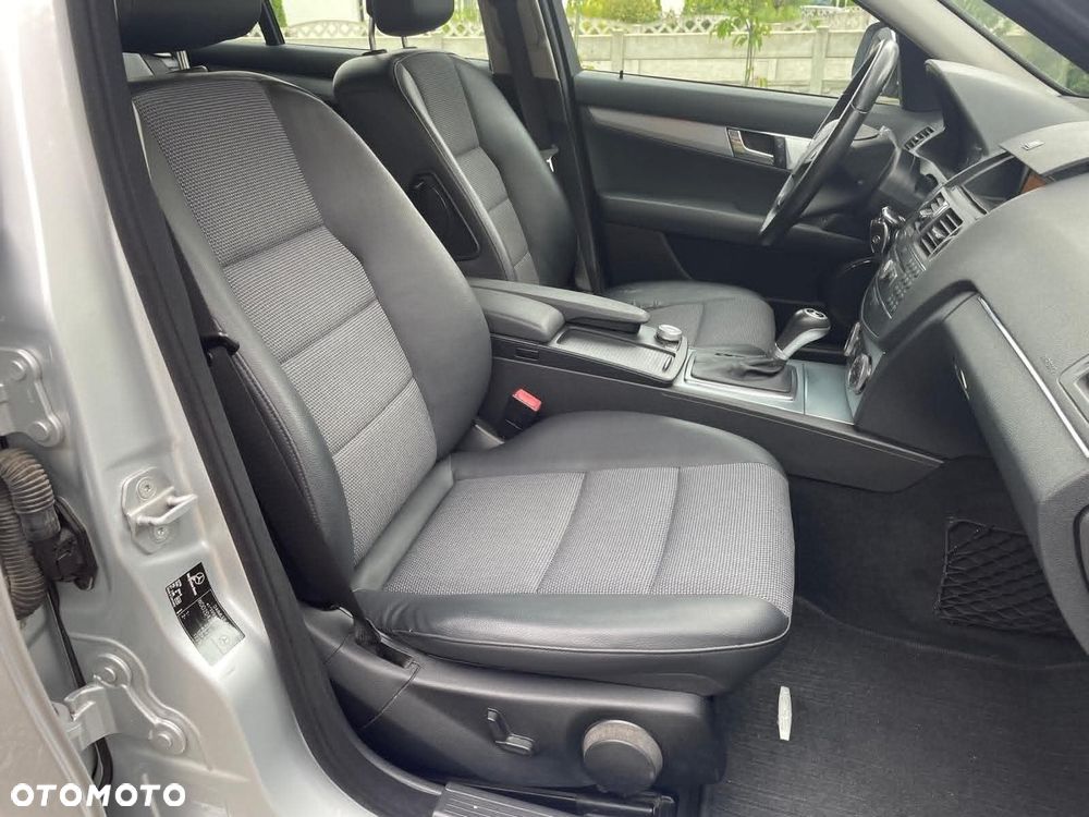 Mercedes-Benz Klasa C 320 CDI 7G-TRONIC Avantgarde - 26