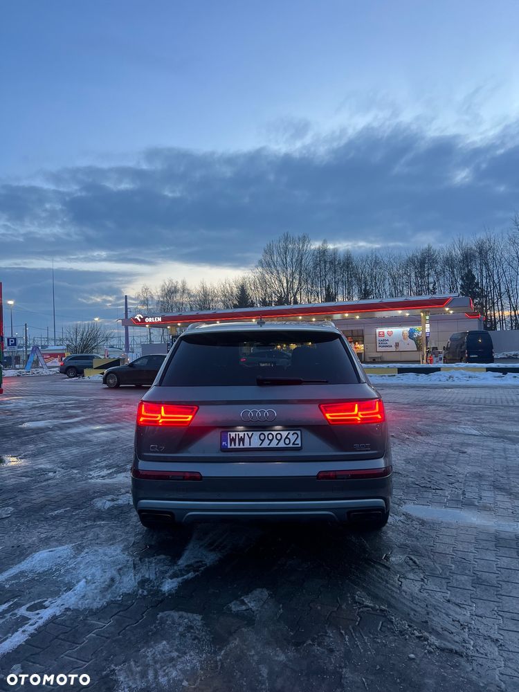Audi Q7 - 7