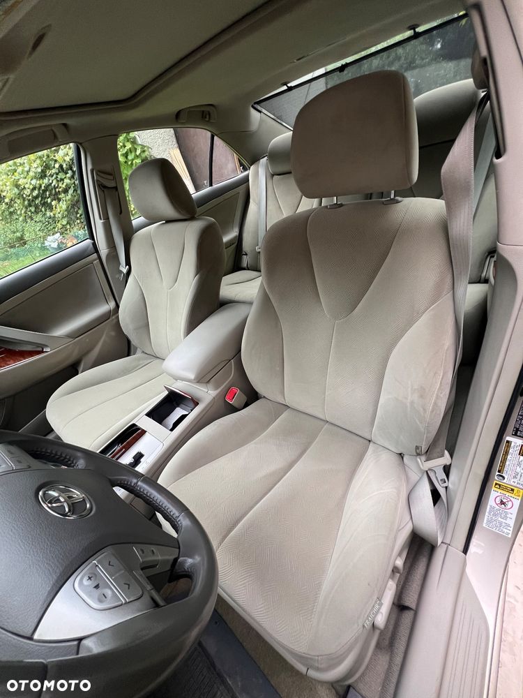 Toyota Camry - 38