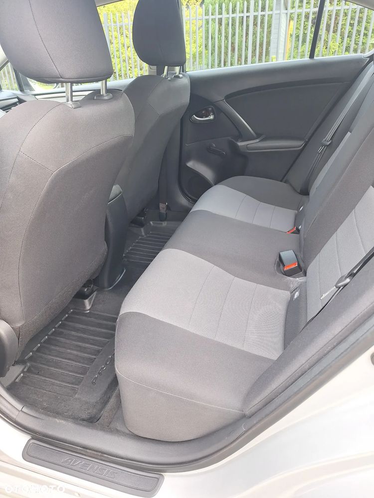 Toyota Avensis 1.8 Active MS - 10