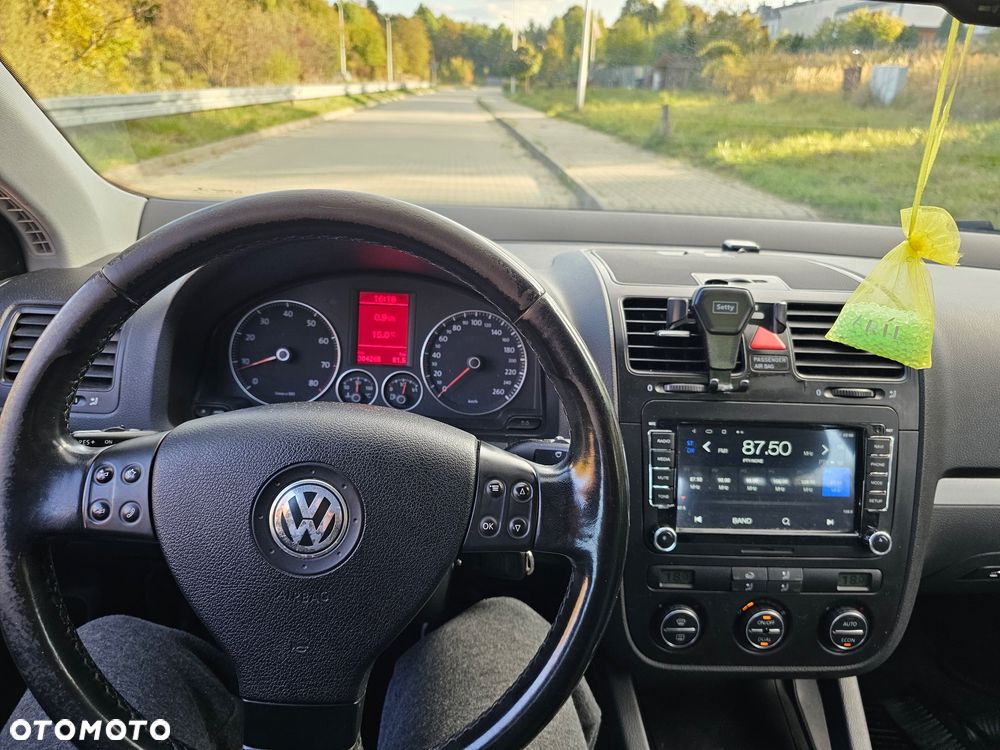 Volkswagen Jetta 2.0 FSI Comfortline - 19