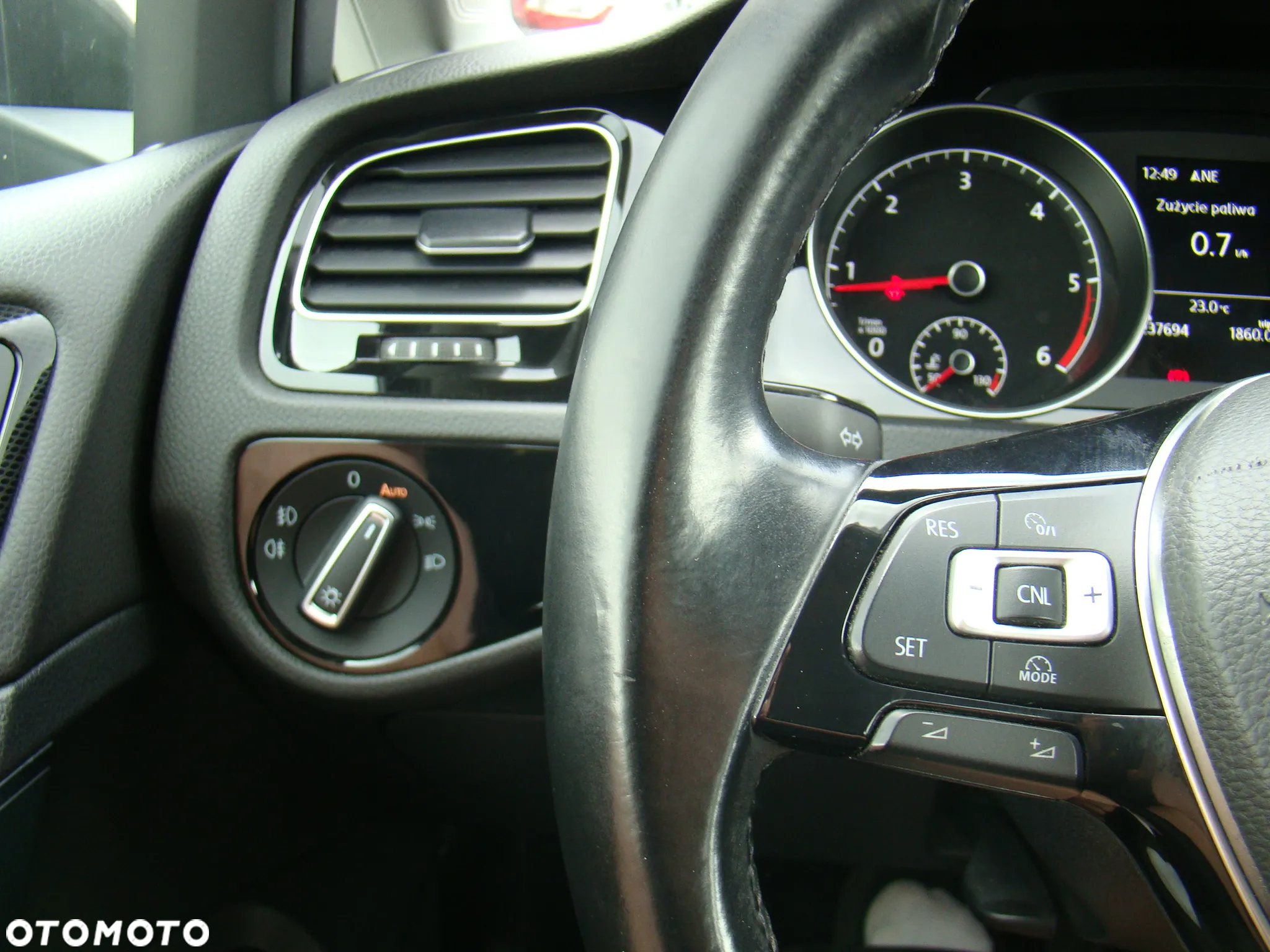Volkswagen Golf Variant 2.0 TDI (BlueMotion Technology) Highline - 28