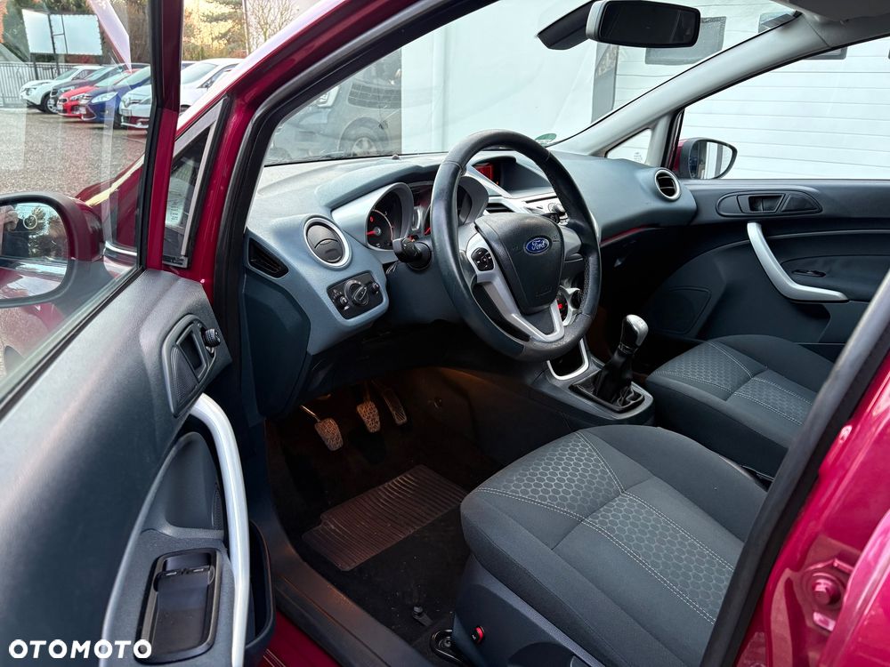 Ford Fiesta 1.4 Champions Edition - 13