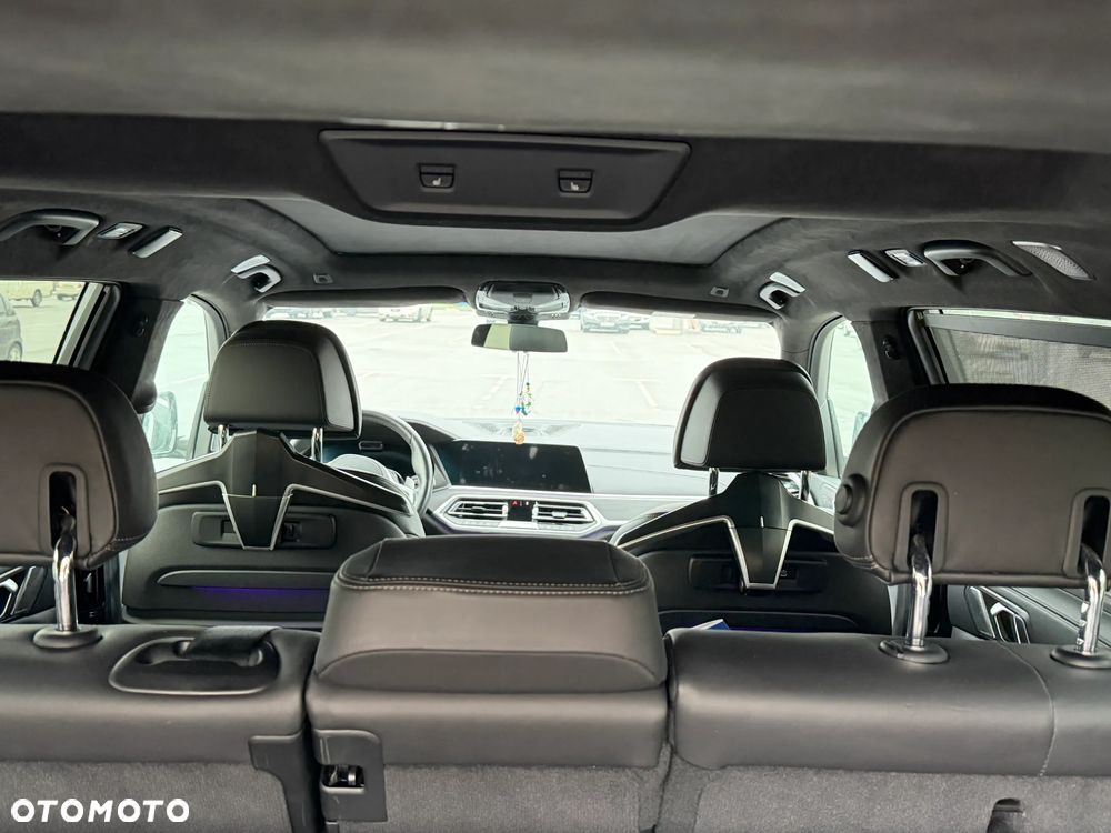 BMW X7 M50i sport - 22
