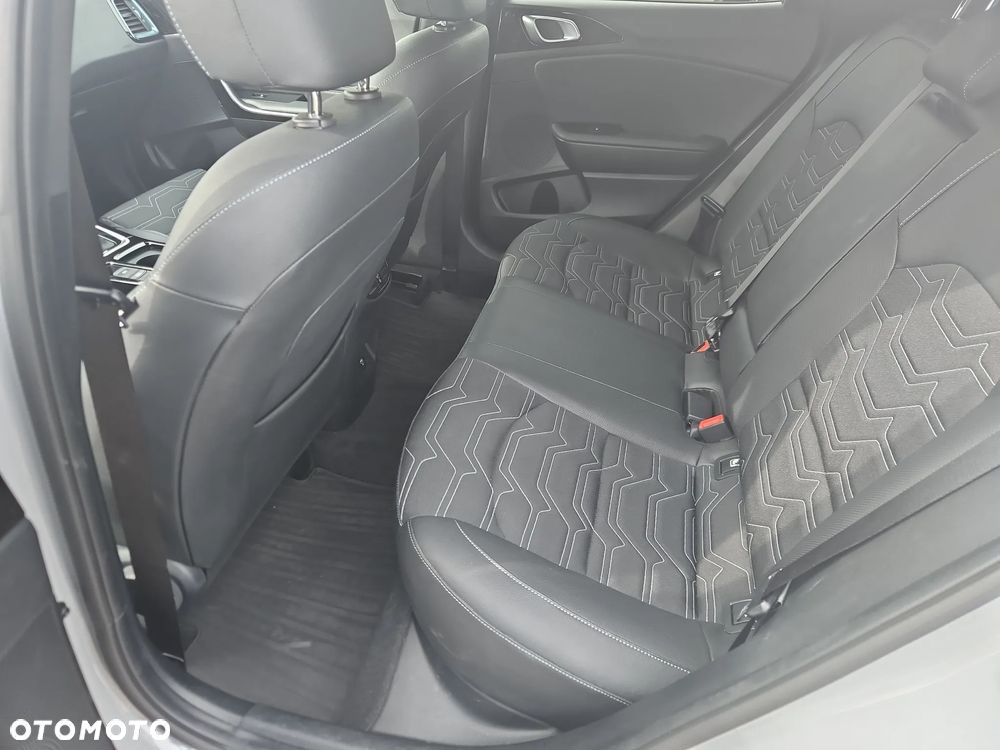 Kia XCeed 1.6 T-GDI Tribute DCT - 18