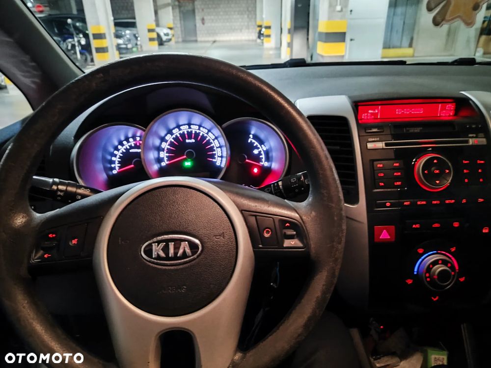 Kia Venga 1.4 L - 9