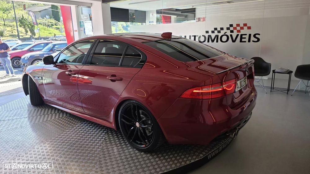 Jaguar XE 2.0 D R-Sport - 18