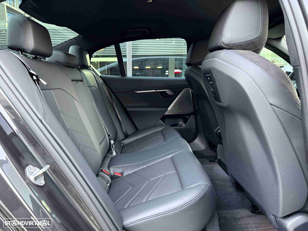 BMW i5 eDrive40 - 12