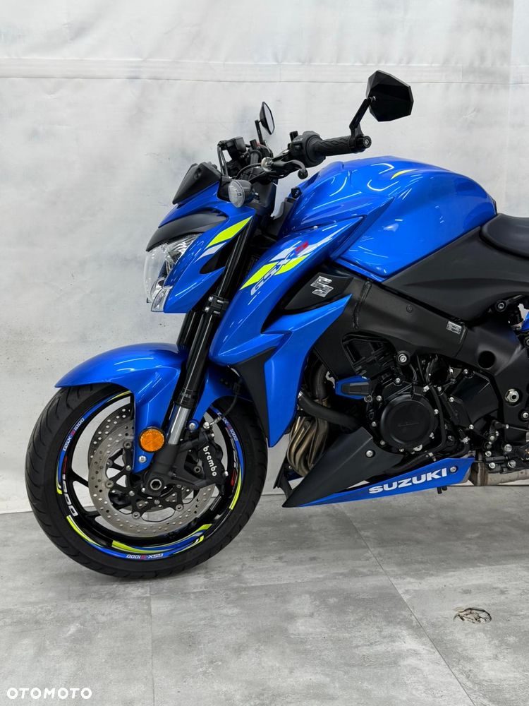 Suzuki GSX 1000 - 12