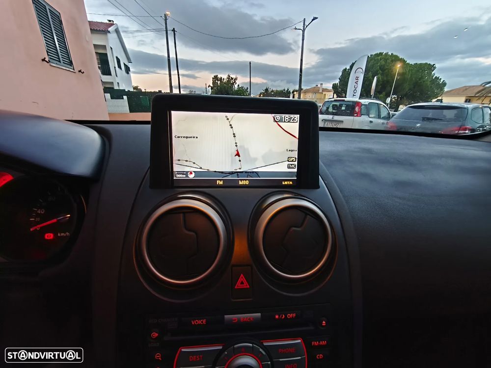 Nissan Qashqai 2.0 dCi Backstage NAVI FPD - 12