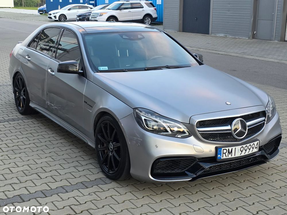 Mercedes-Benz Klasa E 63 AMG S 4-Matic - 1