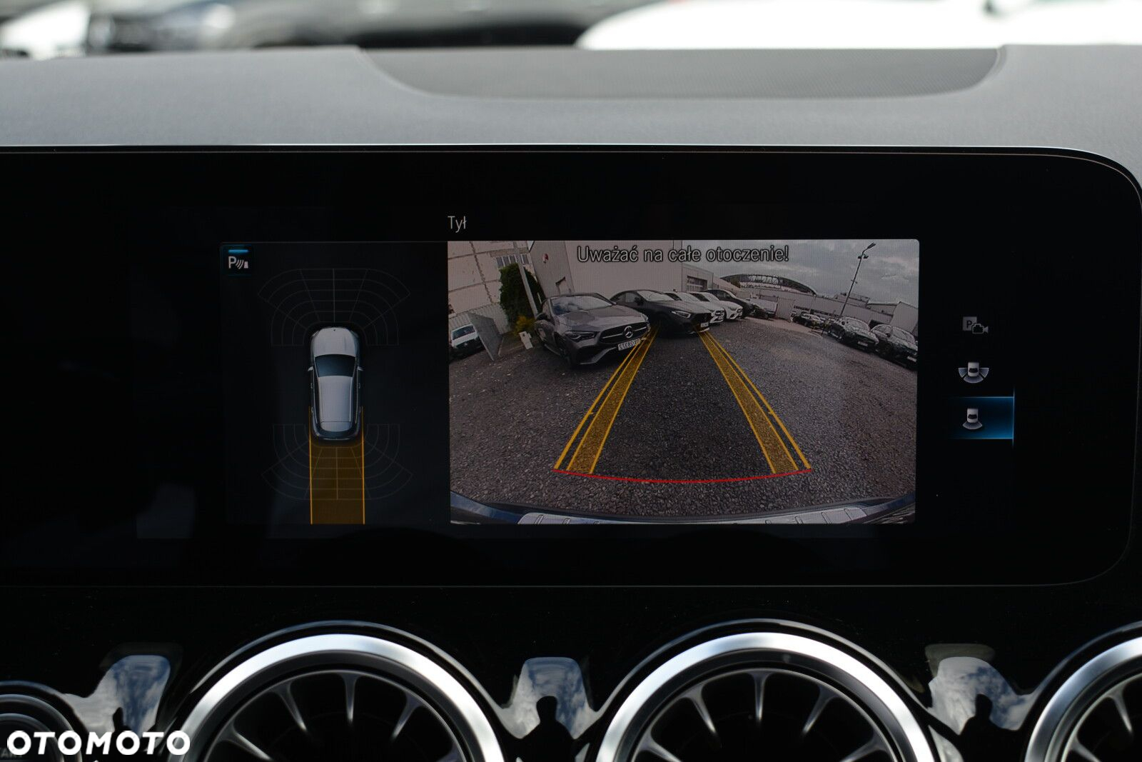 Mercedes-Benz GLA 200 d - 16