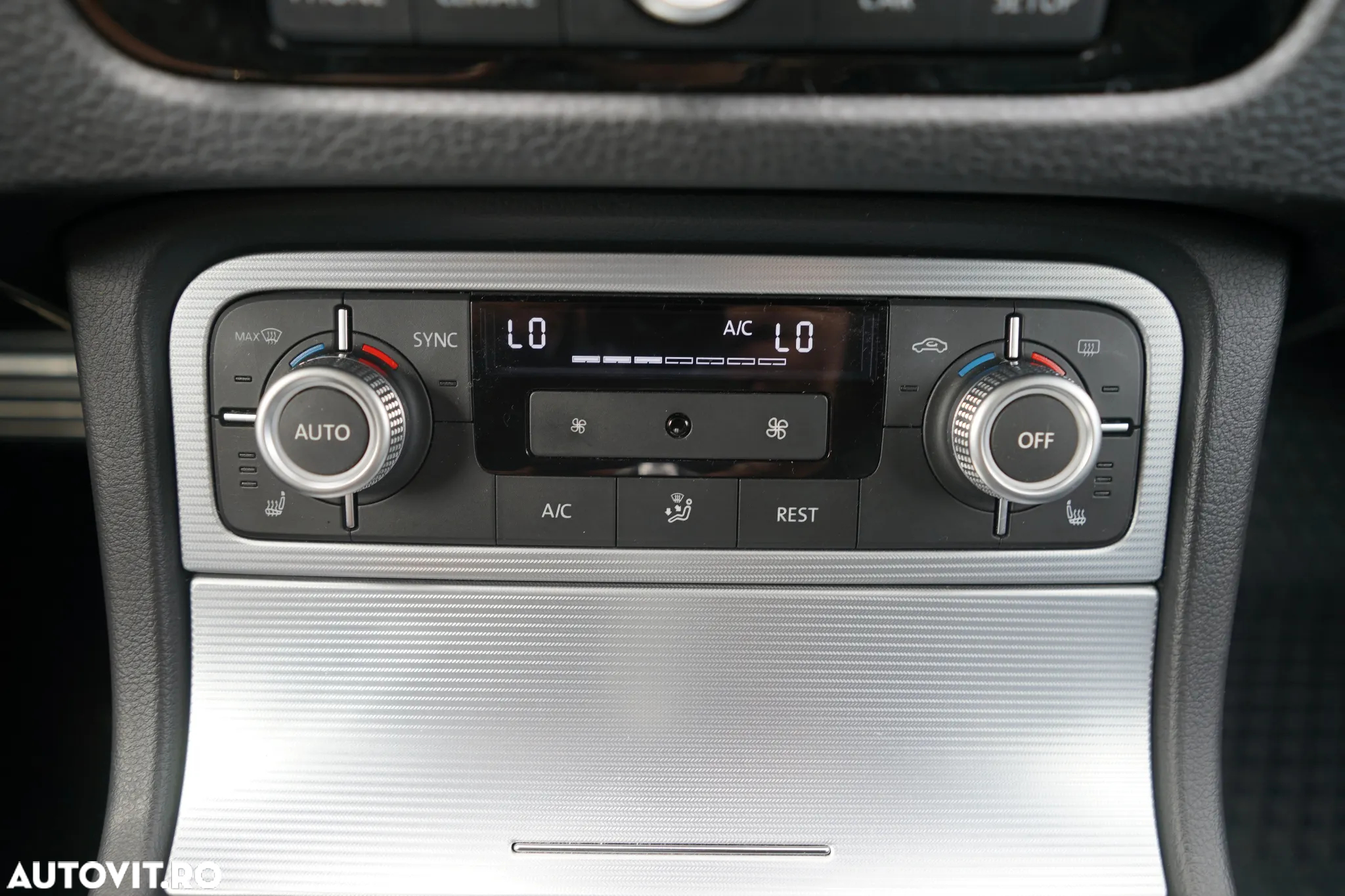 Volkswagen Touareg V6 TDI BMT Supreme Plus - 28