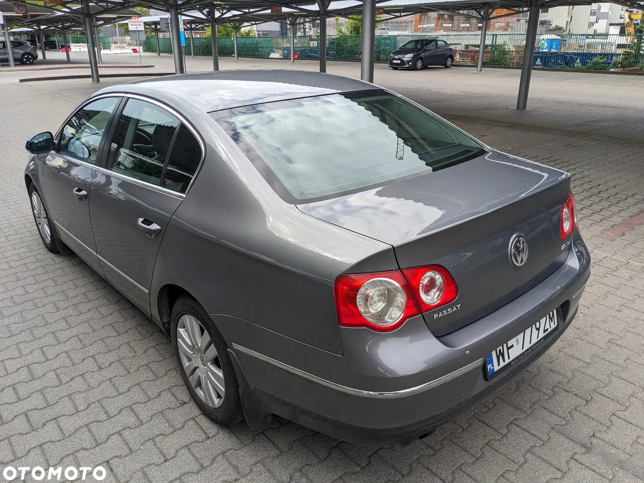 Volkswagen Passat - 2