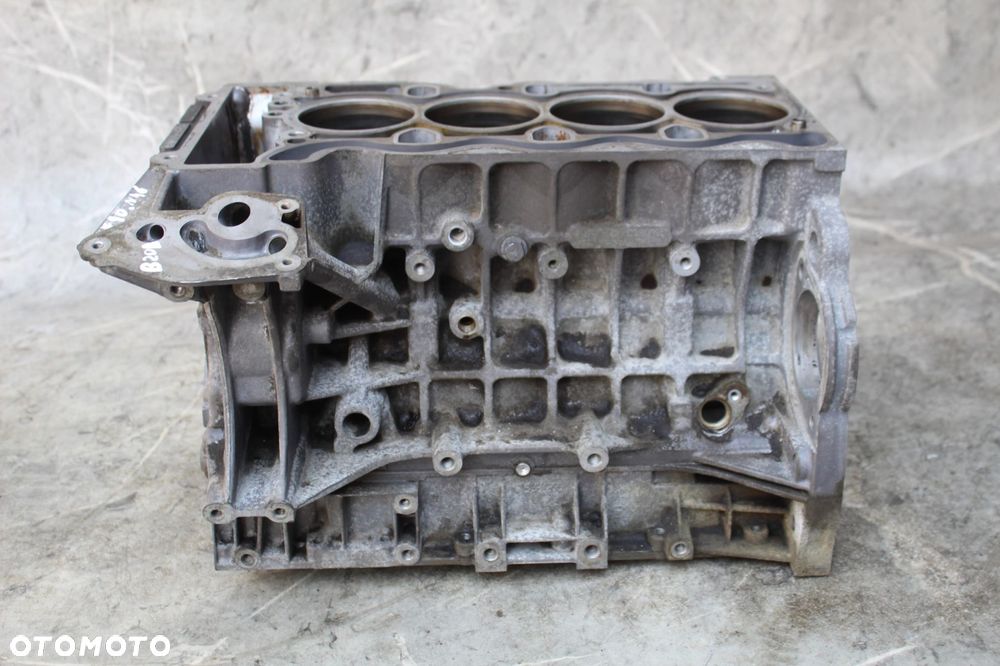 BLOK SILNIKA BMW E90 N46B20 A/B 7552781 - 7