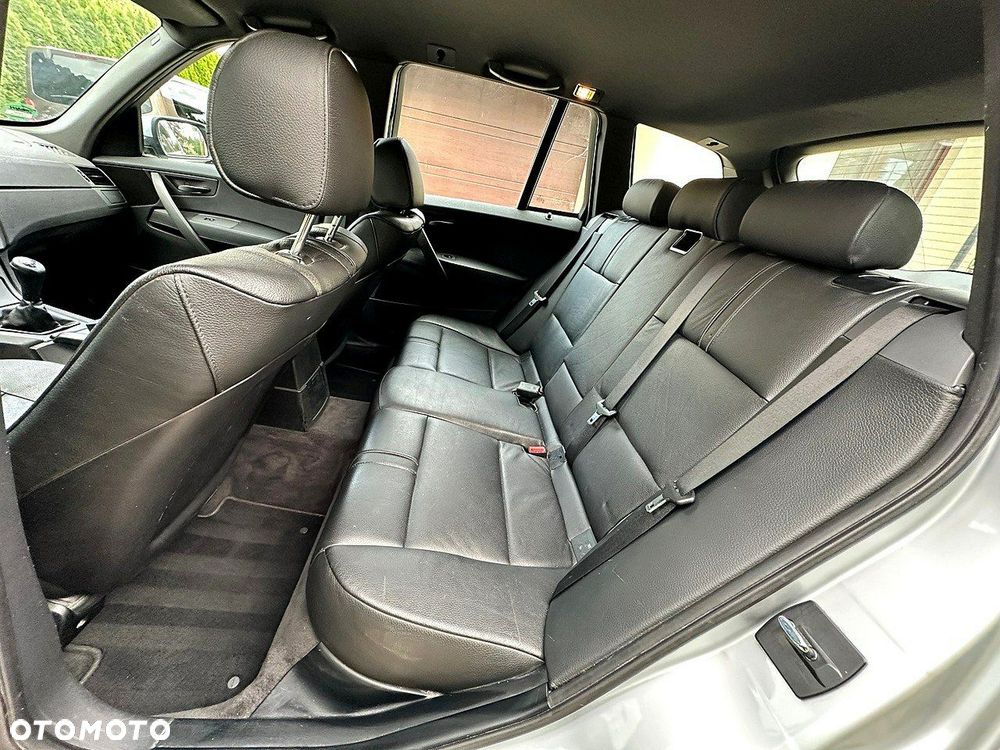 BMW iX3 - 10