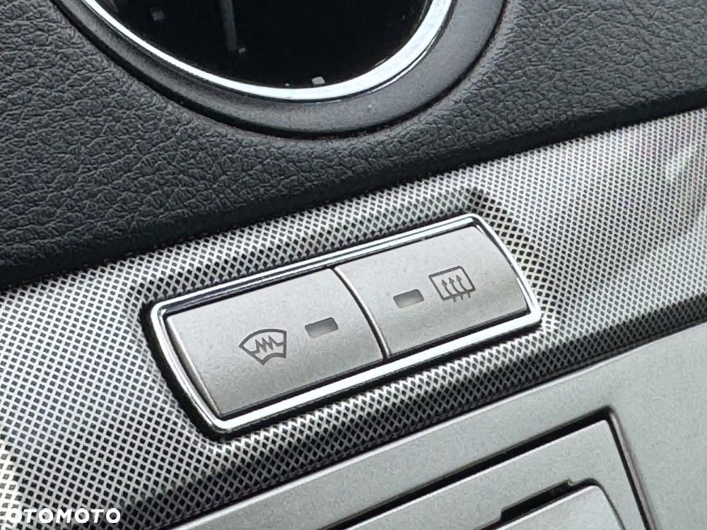 Ford S-Max 2.0 Ambiente - 31
