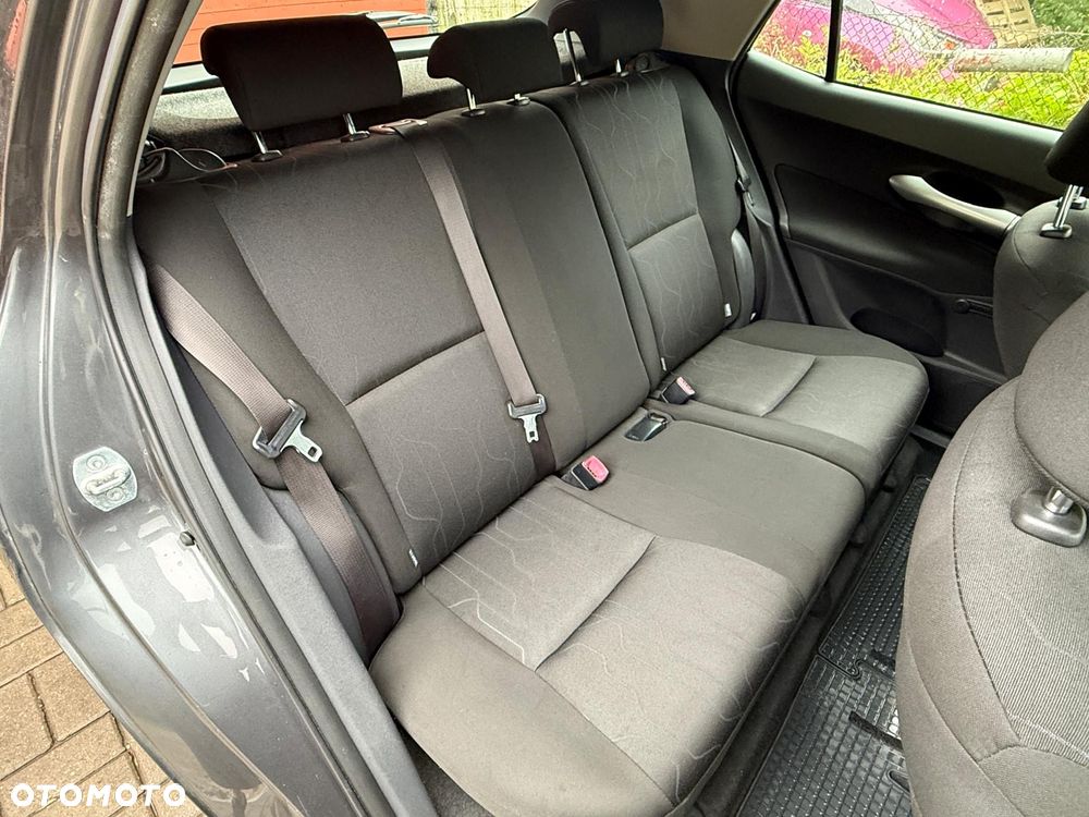Toyota Auris 1.4 D-4D Active - 9
