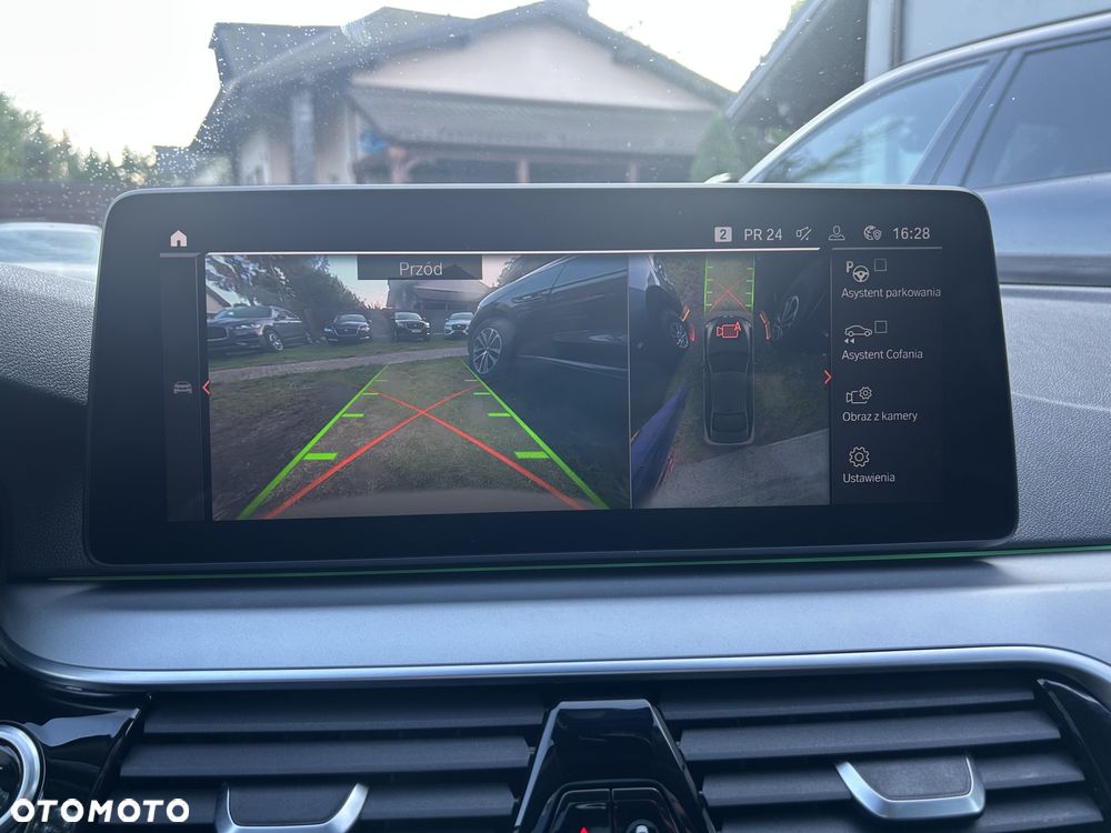 BMW Seria 5 520d Sport Line - 32