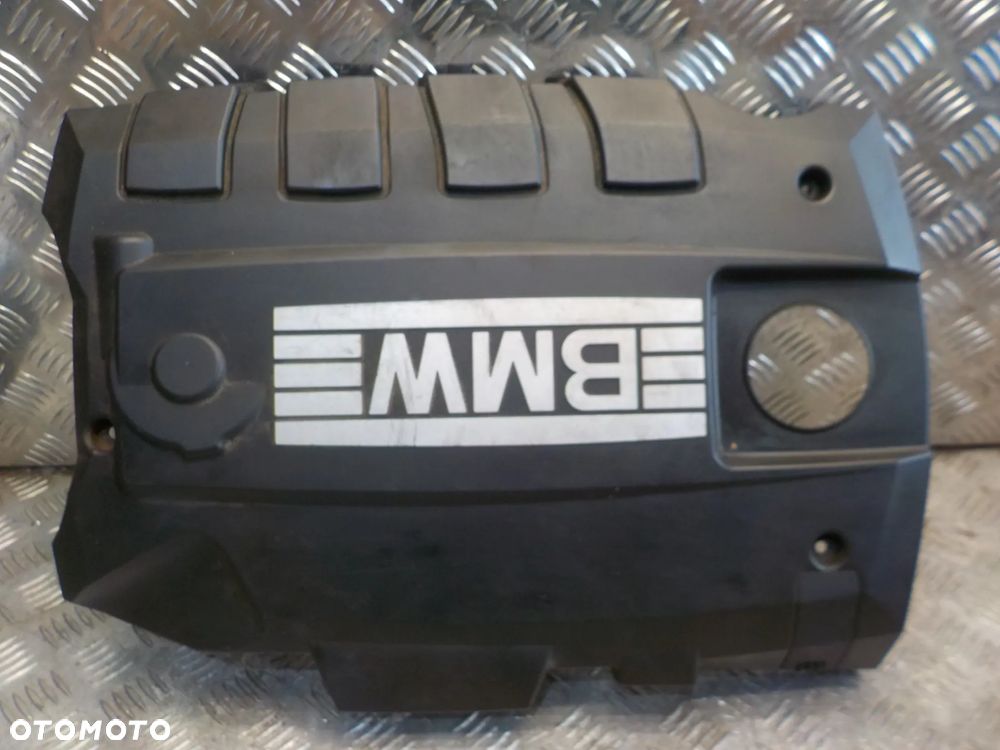 BMW SERIA 1 E87 1.6 B  OSŁONA GÓRNA SILNIKA