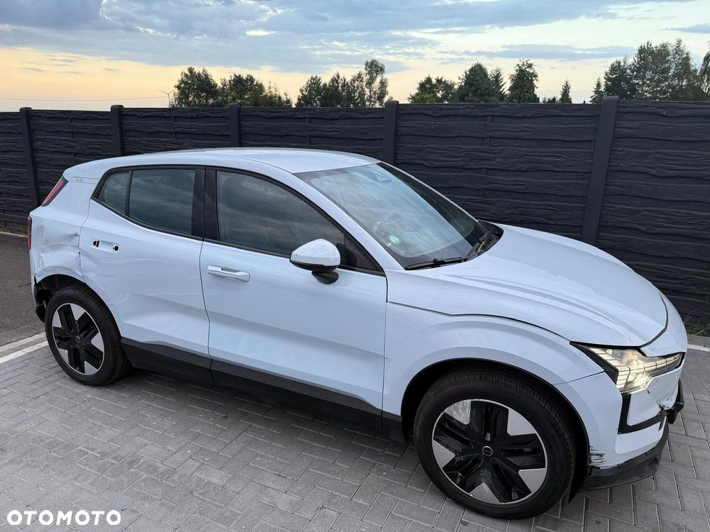 Volvo EX30 Single Motor RWD Plus - 39