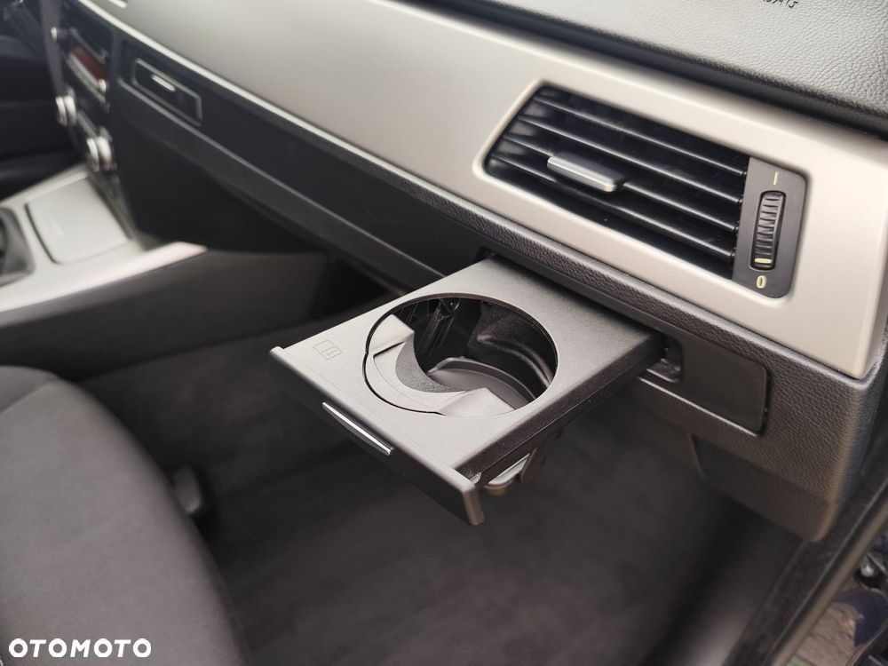 BMW Seria 3 320d DPF - 26