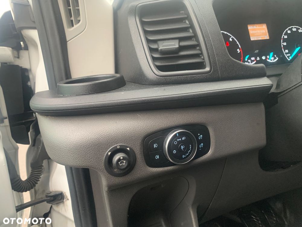 Ford Transit - 18