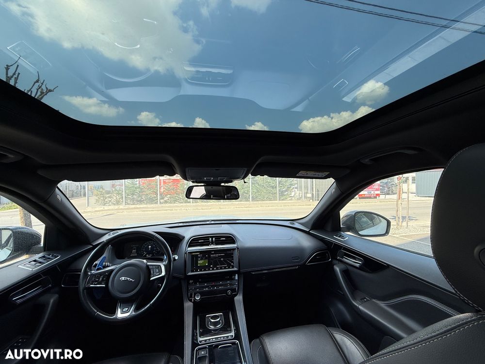 Jaguar F-Pace 20d Aut. R-Sport - 4