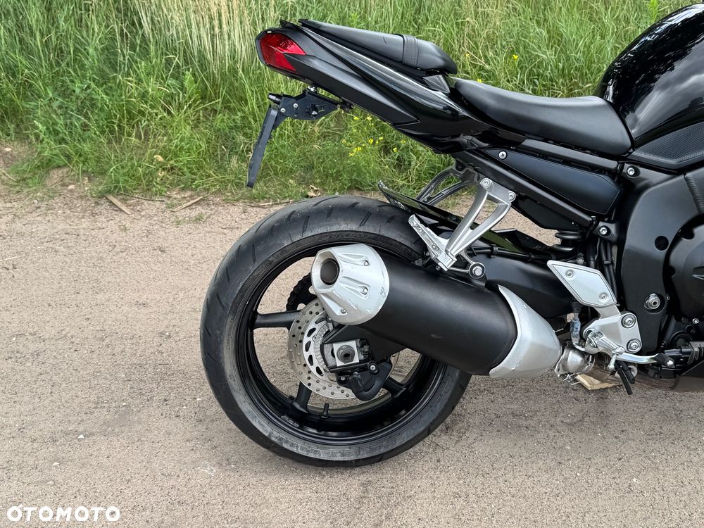 Yamaha FZ - 4