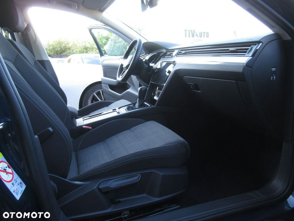 Volkswagen Passat - 10