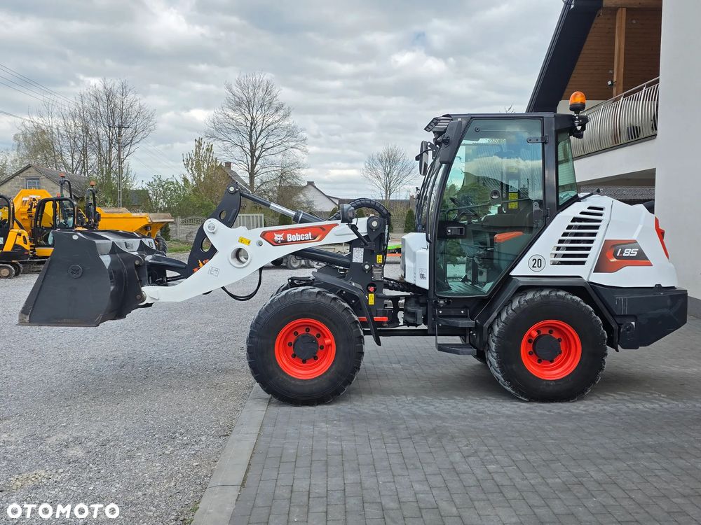 Bobcat Bobcat Ładowarka kołowa Bobcat L 85 jak nowa sprowadzona z Niemiec zadbana łyżka widły serwisowana Cat kamera - 29