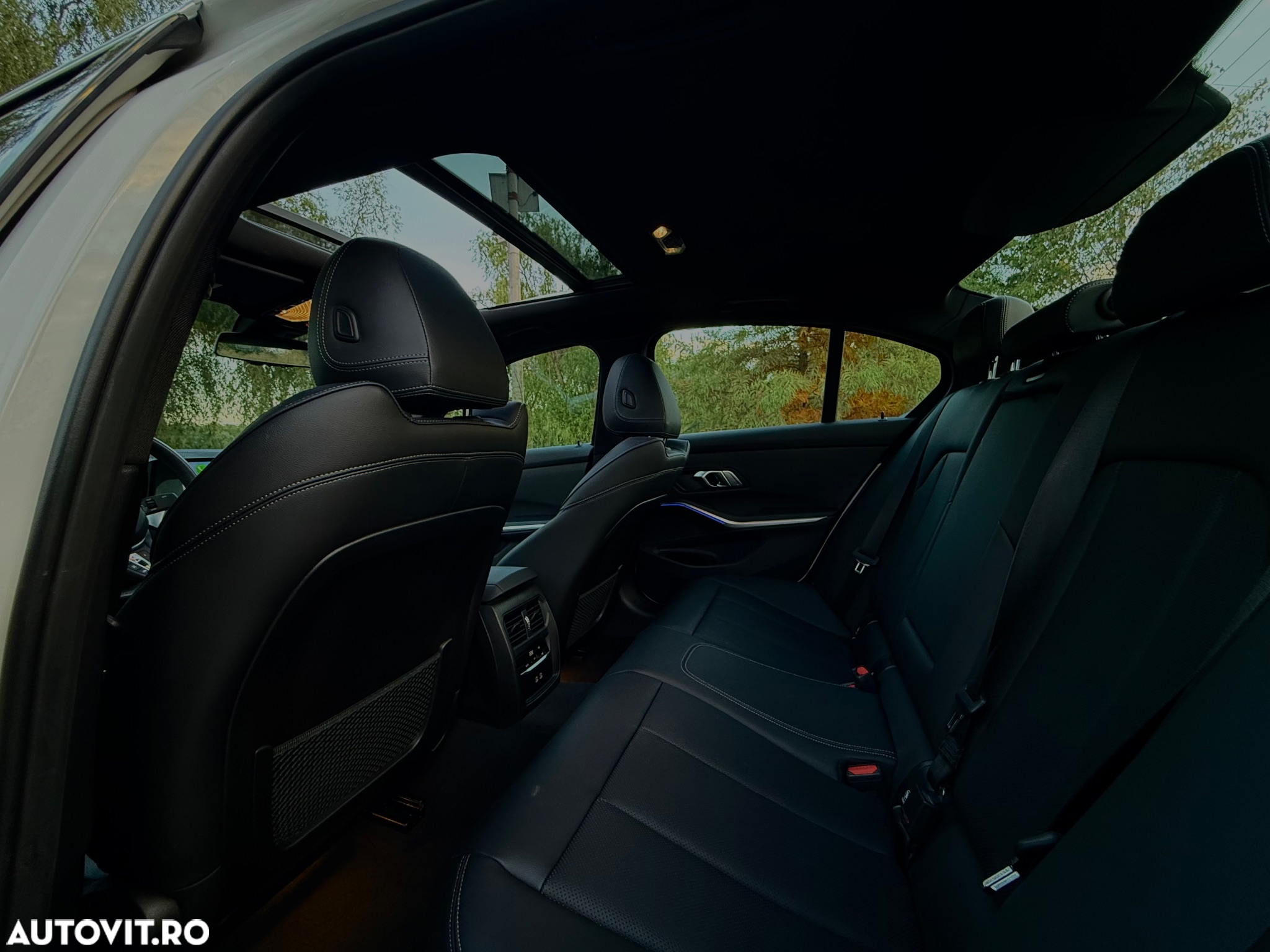 BMW Seria 3 330i xDrive AT - 11