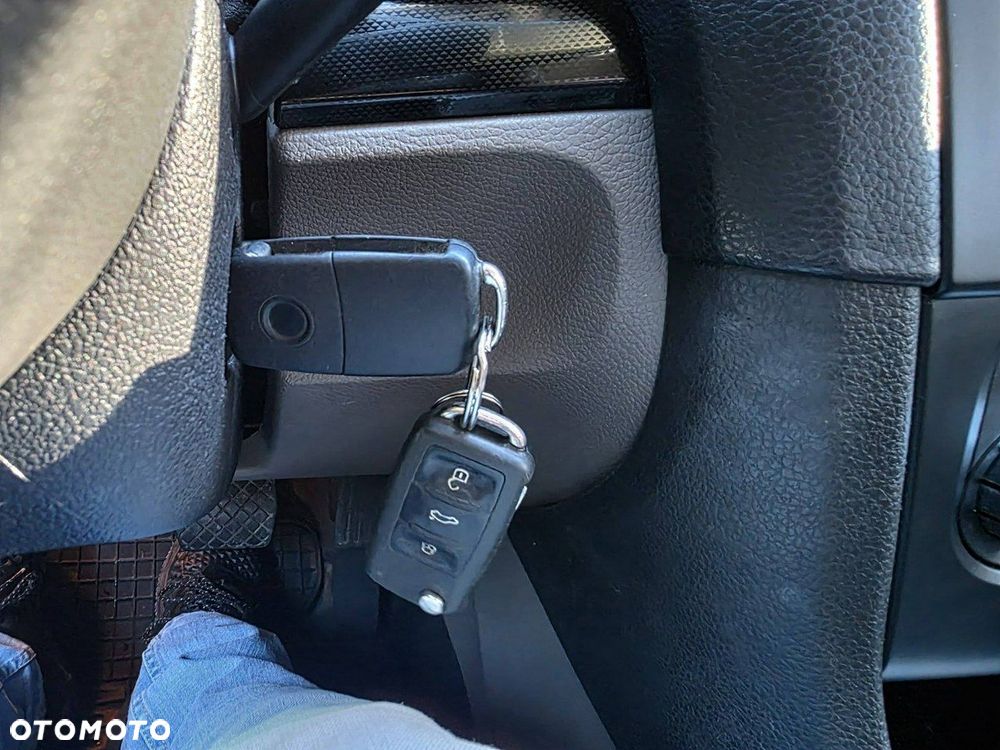 Volkswagen Golf 2.0 TDI DPF DSG Tour Edition - 16