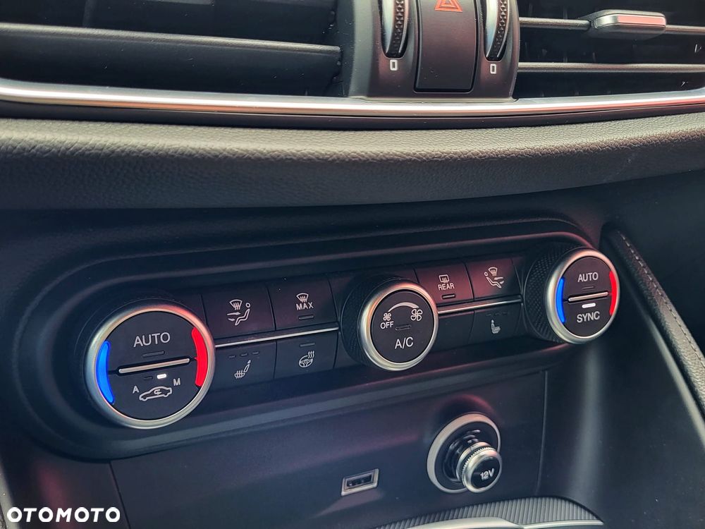 Alfa Romeo Stelvio 2.0 Turbo Veloce Q4 - 14