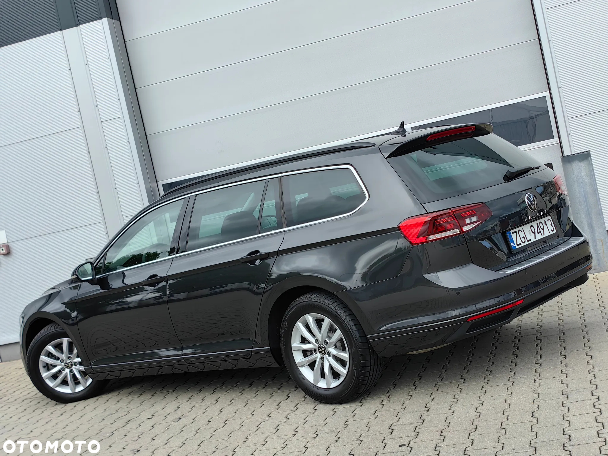 Volkswagen Passat Variant 1.5 TSI OPF DSG Highline - 4