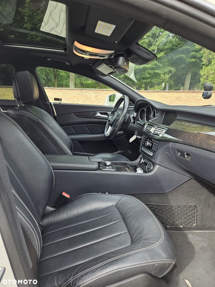 Mercedes-Benz CLS 350 CDI 4-Matic BlueEff - 25