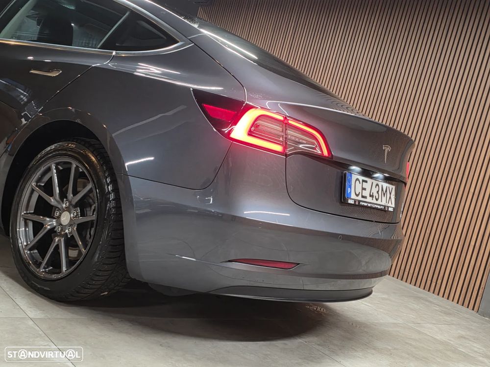 Tesla Model 3 Standard Range Plus RWD - 3