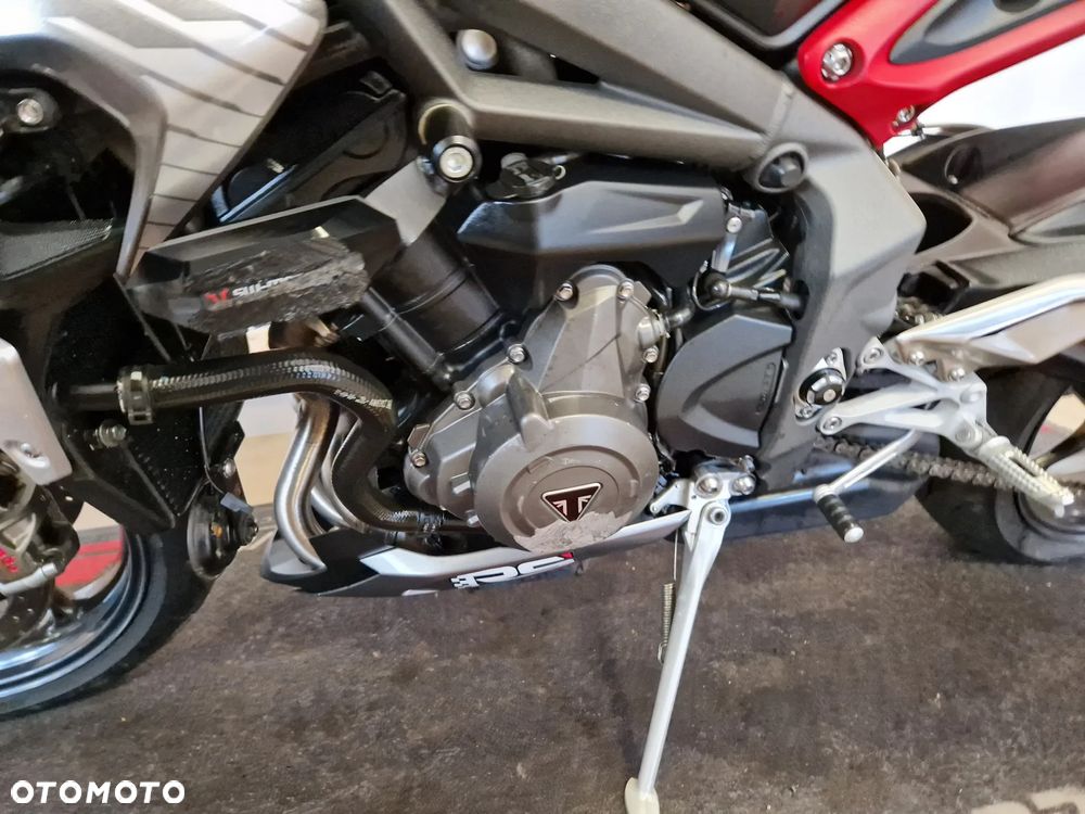Triumph Street Triple - 15