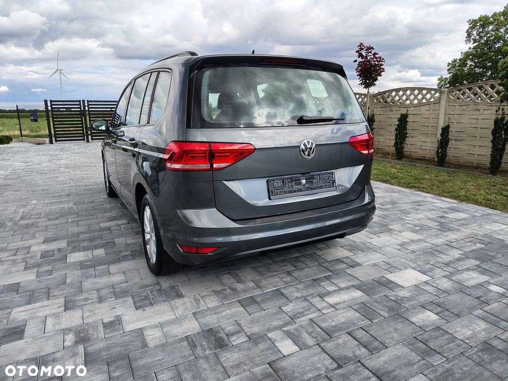 Volkswagen Touran - 9