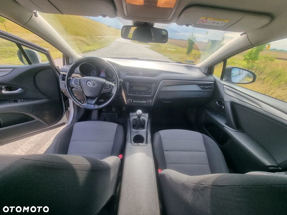 Toyota Avensis 1.8 Active - 14
