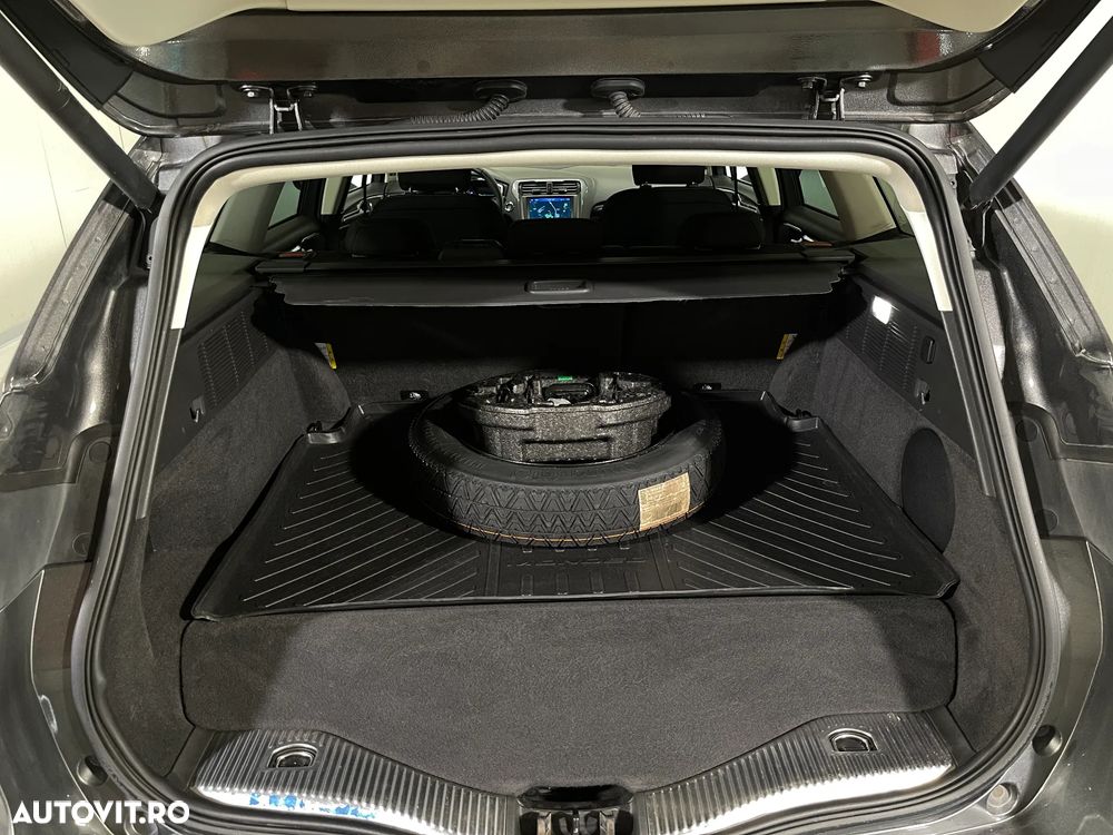 Ford Mondeo 2.0 HEV Titanium - 13