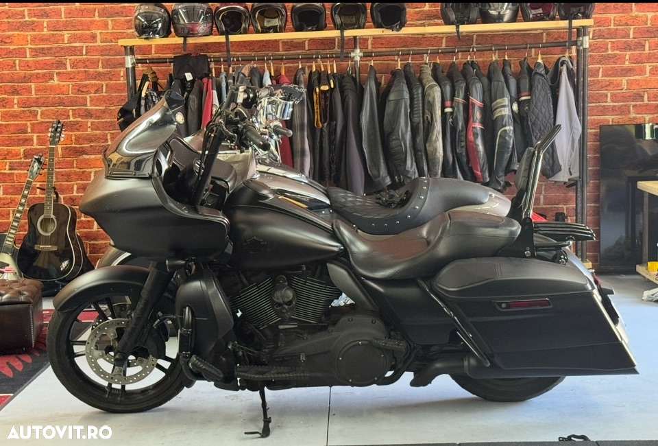 Harley-Davidson Road Glide Special - 13