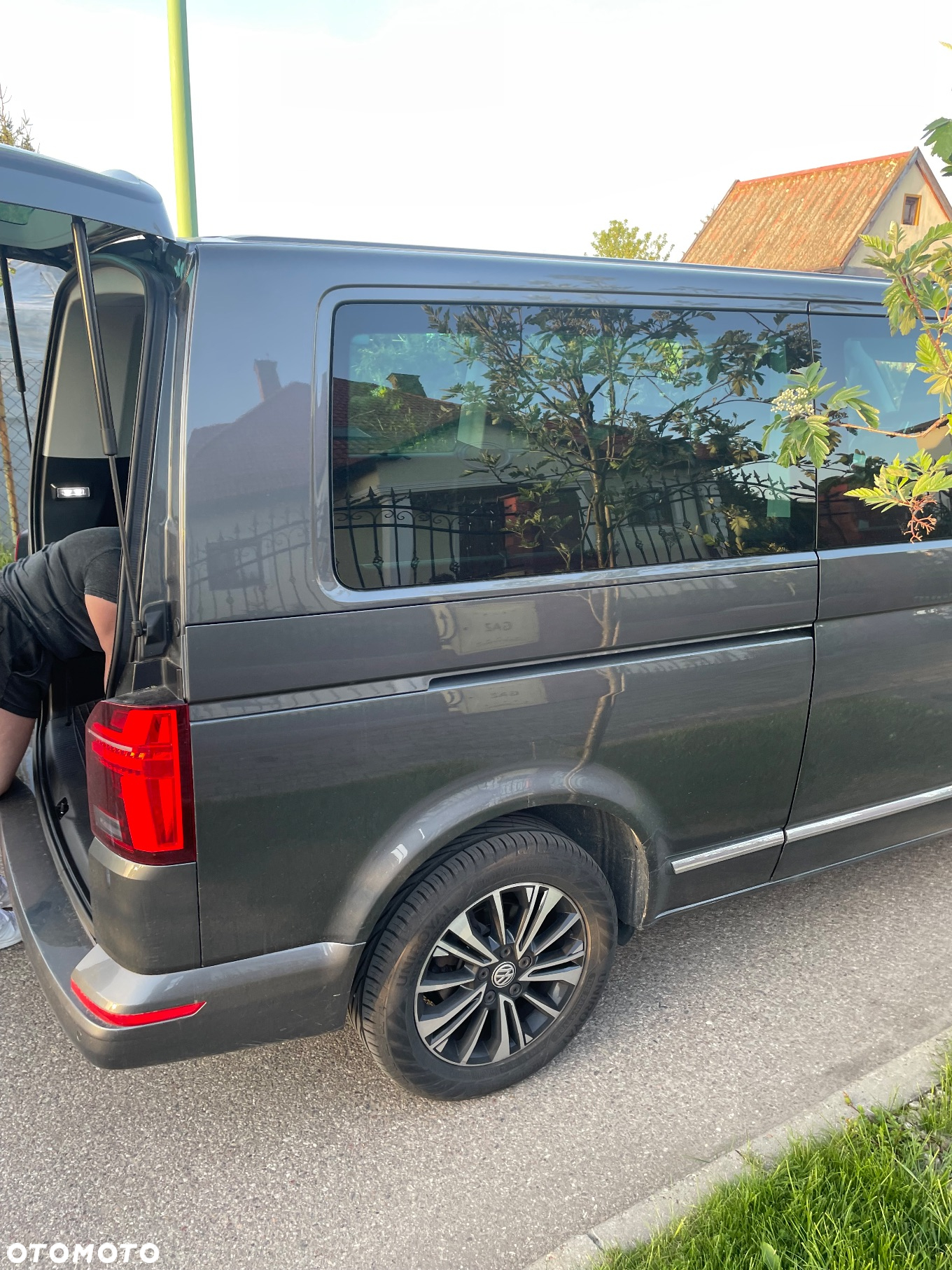 Volkswagen Multivan - 2