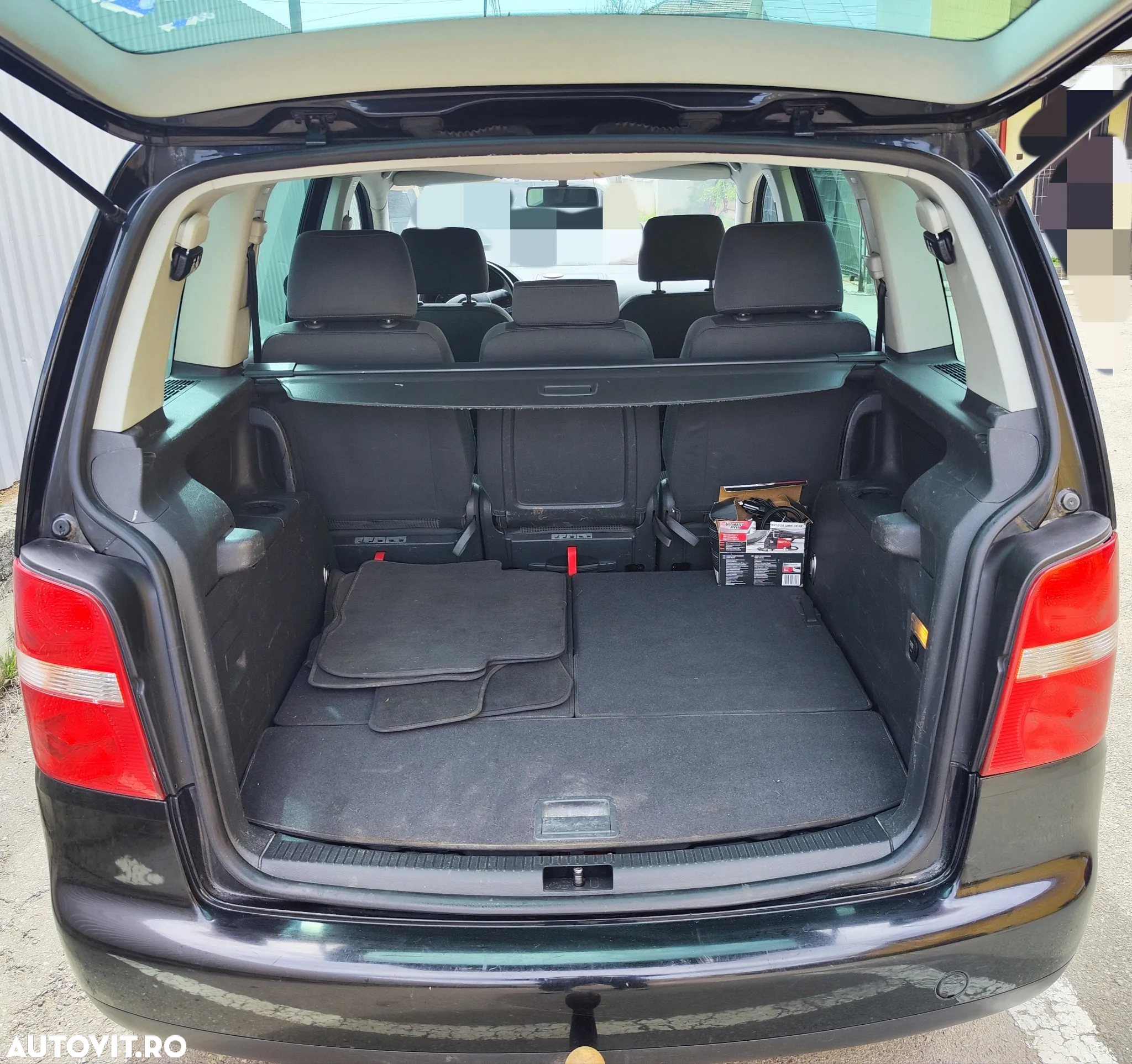 Volkswagen Touran 2.0 TDI Highline - 3
