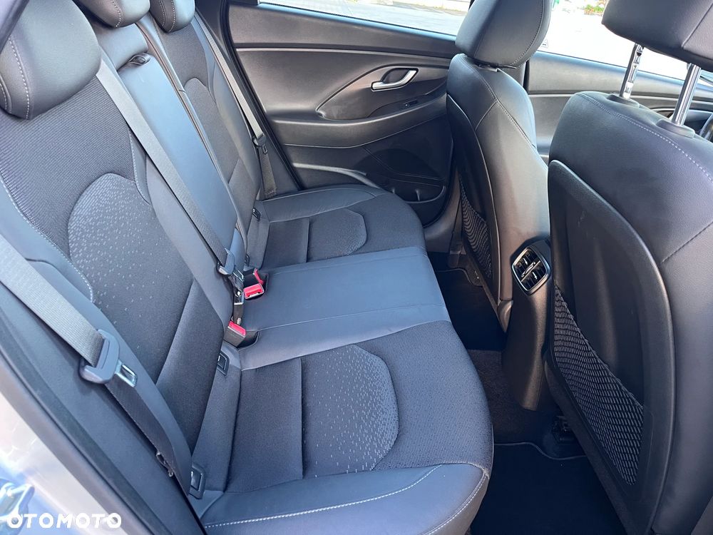 Hyundai i30 1.6 D Premiere Luxury DCT - 21