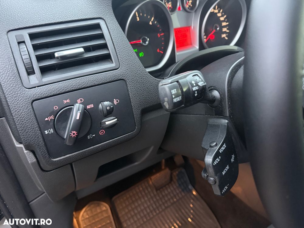 Ford Kuga 2.0 TDCi 4WD Powershift Titanium - 11