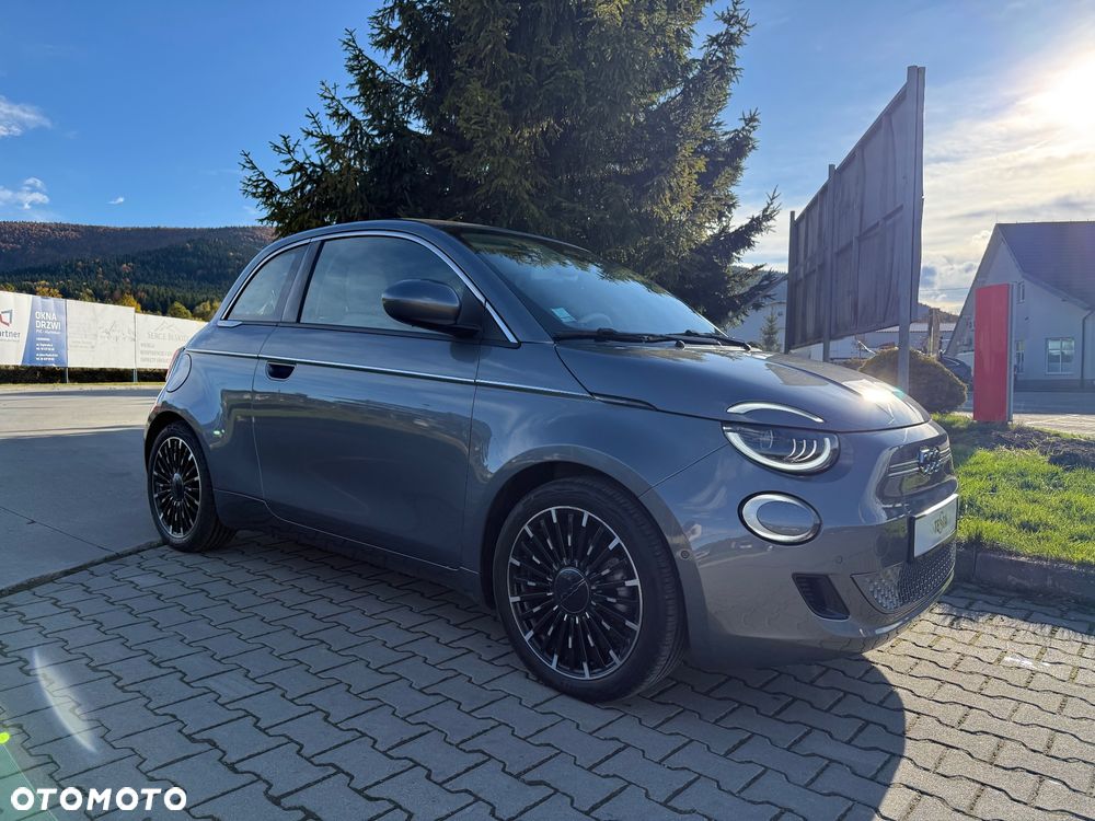 Fiat 500e 42kWh la Prima (by Bocelli)