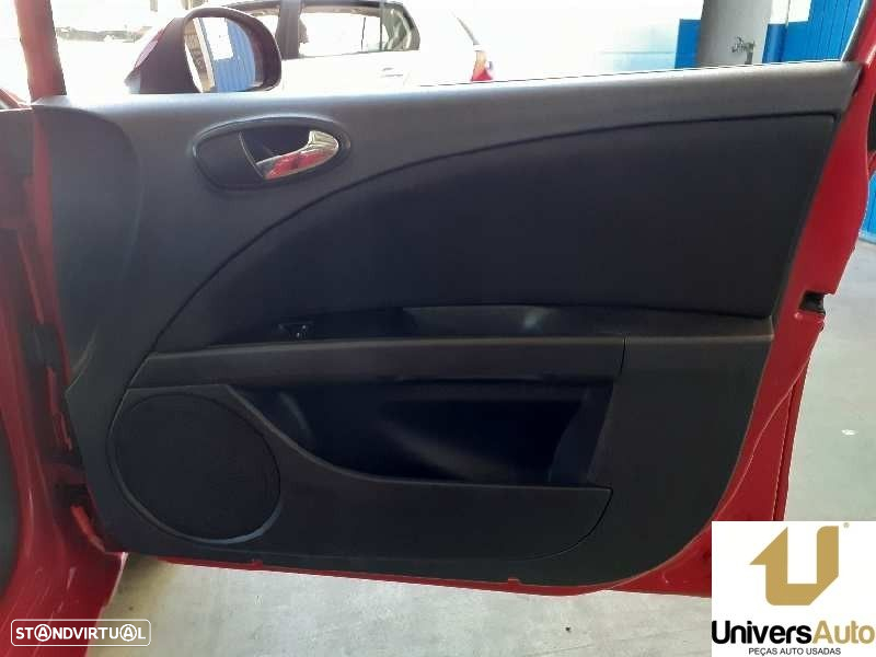 JOGO TAPETES / ALCATIFAS SEAT LEON 2005 - - 2