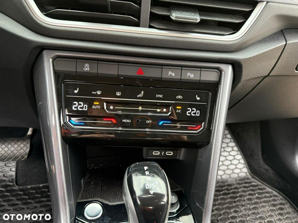 Volkswagen T-Roc - 22